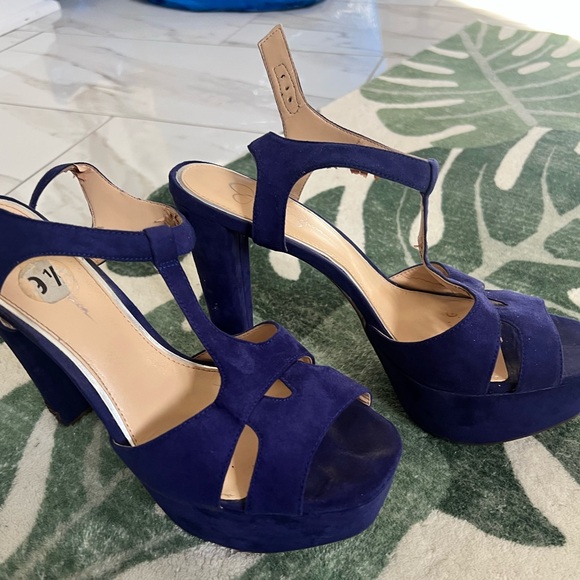 Jessica Simpson Blue Suede High Heels. - Picture 2 of 6